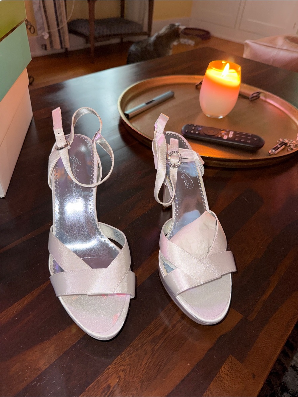 NEVER WORN Women's Iridescent Ankle-Strap Heeled Sandals - White